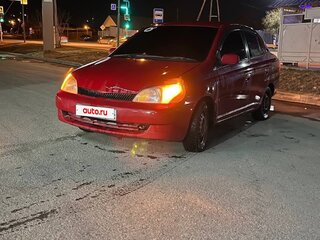 1999 Toyota Platz, красный, 205000 рублей, вид 1