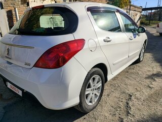 2012 Peugeot 308 I Рестайлинг, белый, 770000 рублей, вид 3