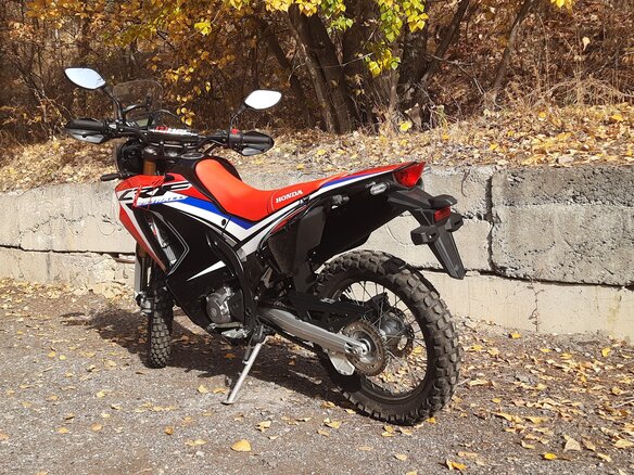 2017 Honda CRF 250L Rally, красный, 725000 рублей - вид 5