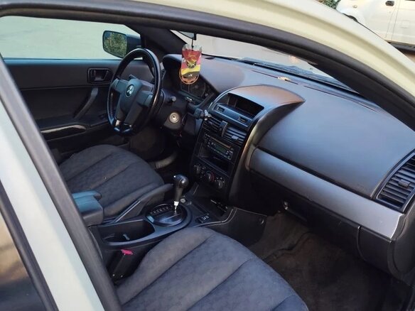 2004 Mitsubishi Galant IX, белый, 300000 рублей - вид 4