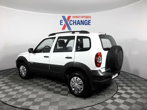 2015 Chevrolet Niva I Рестайлинг, белый - вид 6