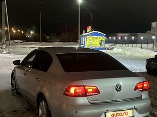2011 Volkswagen Passat B7, серебристый, 900000 рублей, вид 2
