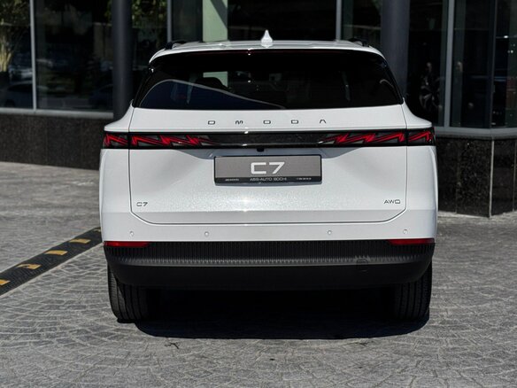 2026 Omoda C7, белый, 3499000 рублей - вид 4