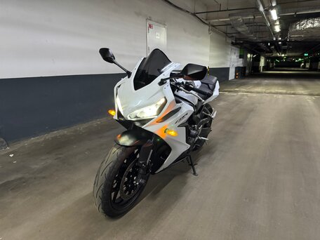 2023 Honda CBR 650R, белый, 955000 рублей, вид 1
