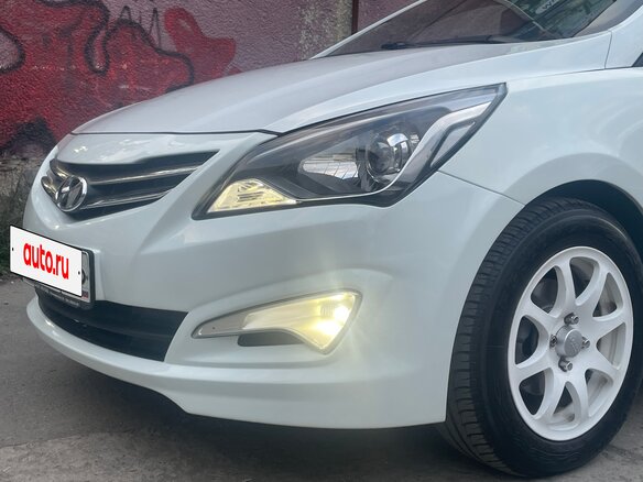 2015 Hyundai Solaris I Рестайлинг, белый, 1500000 рублей - вид 18