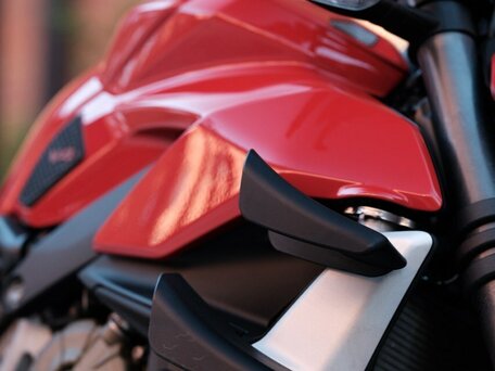 2020 Ducati Streetfighter V4, красный, 2000000 рублей, вид 5