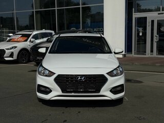 2017 Hyundai Solaris II, белый, 1250000 рублей, вид 2