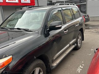 2012 Toyota Land Cruiser 200 Series Рестайлинг 1, чёрный, 3300000 рублей, вид 1