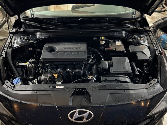 2022 Hyundai Elantra VII (CN7), чёрный, 1800000 рублей - вид 2