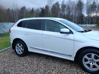 2015 Volvo XC60 I Рестайлинг, белый, 2099000 рублей, вид 3