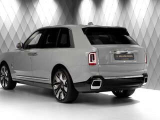 2026 Rolls-Royce Cullinan I Рестайлинг (Series II), чёрный, 64990000 рублей, вид 3