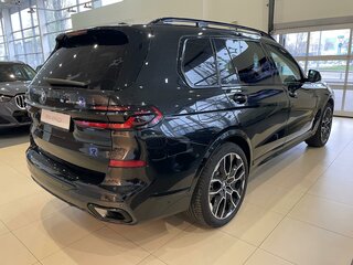 2025 BMW X7 40d I (G07) Рестайлинг, чёрный, 15990000 рублей, вид 3