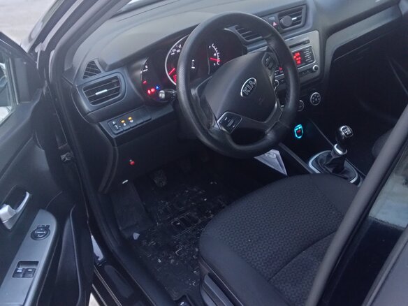 2016 Kia Rio III Рестайлинг, чёрный, 700000 рублей - вид 6