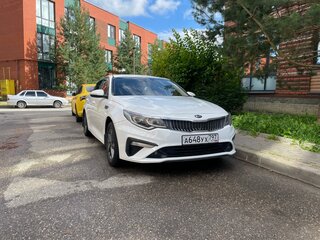 2019 Kia Optima IV Рестайлинг, белый, 1299999 рублей, вид 2