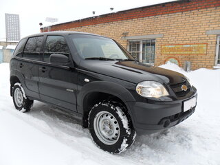 2017 Chevrolet Niva I Рестайлинг, чёрный, 850000 рублей, вид 3