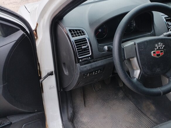 2013 Geely Emgrand EC7, белый, 200000 рублей - вид 5