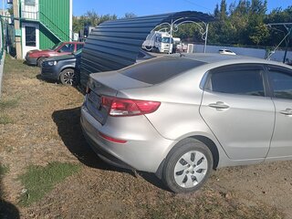 2015 Kia Rio III Рестайлинг, серый, 730000 рублей, вид 5
