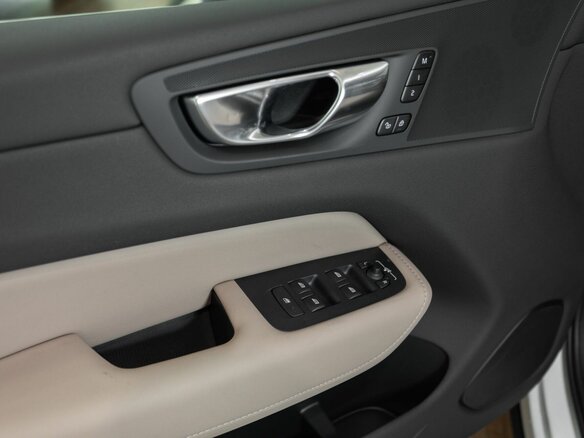 2025 Volvo XC60 II Рестайлинг 2, белый - вид 19
