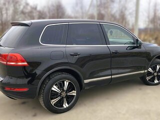2011 Volkswagen Touareg II, чёрный, 1950000 рублей, вид 2