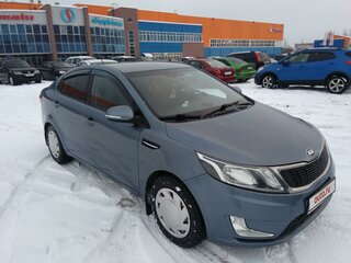 2013 Kia Rio 5-speed III, голубой, 650000 рублей, вид 2
