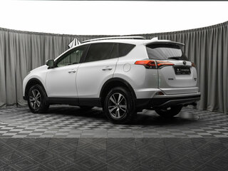 2017 Toyota RAV4 IV (XA40) Рестайлинг, белый, 2400000 рублей, вид 4
