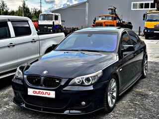 2005 BMW 5 серии 545i V (E60/E61), чёрный, 1350000 рублей, вид 3