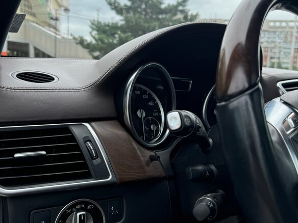 2013 Mercedes-Benz M-Класс 550 III (W166), чёрный, 3500000 рублей - вид 5