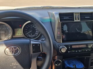 2011 Toyota Land Cruiser Prado 150 Series, белый, 2930000 рублей, вид 3