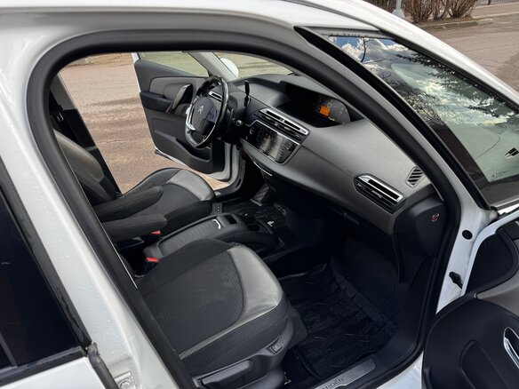 2017 Citroen C4 Picasso Grand II Рестайлинг, белый, 1130000 рублей - вид 9