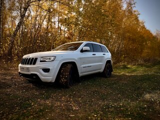 2013 Jeep Grand Cherokee IV (WK2) Рестайлинг, белый, 2170000 рублей, вид 1
