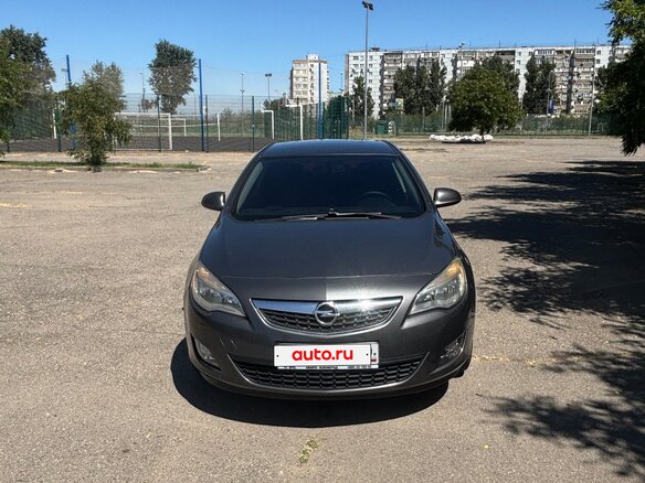 2011 Opel Astra J, серый, 850000 рублей - вид 1