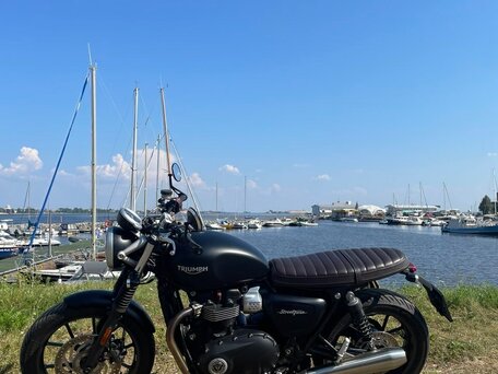 2016 Triumph Street Twin, чёрный, 700000 рублей, вид 3