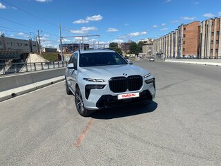 2022 BMW X7 40i I (G07) Рестайлинг, серебристый, 10000000 рублей, вид 5