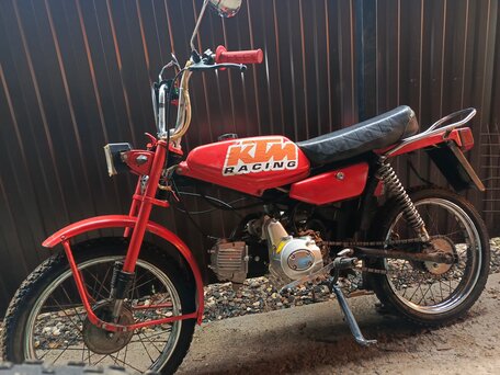 1990 Deller Urban, красный, 30000 рублей, вид 5