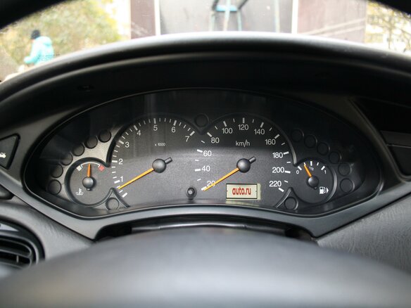 2003 Ford Focus I Рестайлинг, пурпурный - вид 6