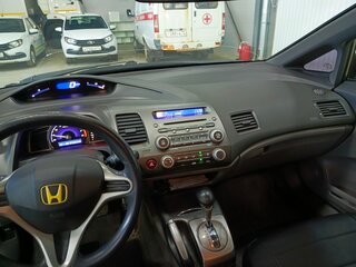 2008 Honda Civic VIII, коричневый, 740000 рублей, вид 3
