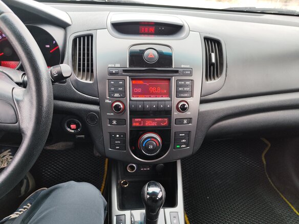2010 Kia Forte I, чёрный, 450000 рублей - вид 15