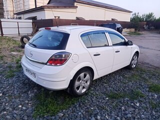 2011 Opel Astra H Рестайлинг, белый, 620000 рублей, вид 4