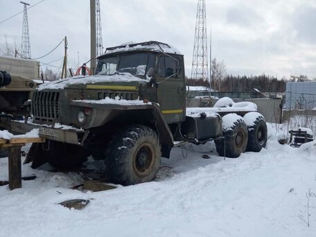1992 Урал 4320, зелёный, 750000 рублей, вид 2