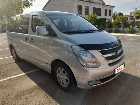 2008 Hyundai Grand Starex, серебристый, 990000 рублей, вид 1
