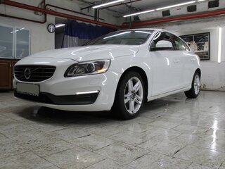 2014 Volvo S60 II Рестайлинг, белый, 1800000 рублей, вид 1