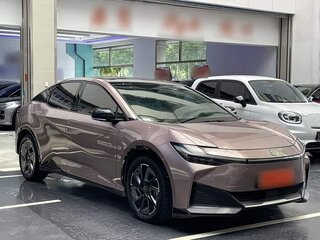 2026 Toyota bZ3, серый, 3200006 рублей, вид 3