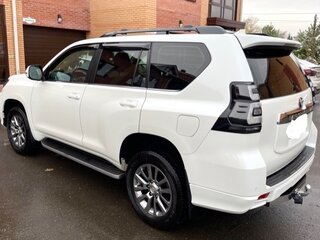 2020 Toyota Land Cruiser Prado 150 Series Рестайлинг 2, белый, 6499000 рублей, вид 2