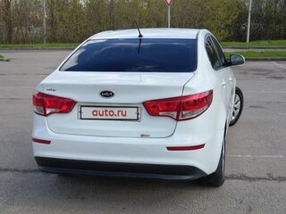 2013 Kia Rio 5-speed III, белый, 835000 рублей, вид 3