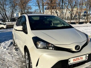 2015 Toyota Vitz III (XP130) Рестайлинг, белый, 780000 рублей, вид 2