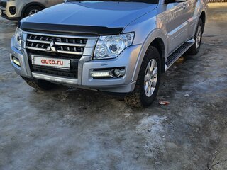 2015 Mitsubishi Pajero IV Рестайлинг 2, серебристый, 2900000 рублей, вид 1