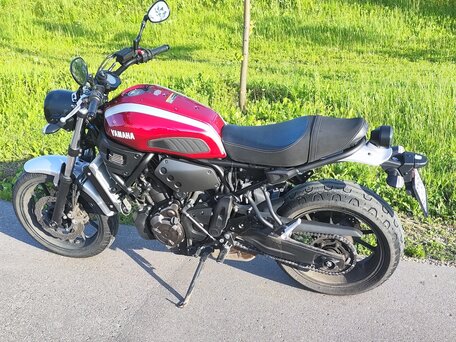 2017 Yamaha XSR700, красный, 630000 рублей, вид 3