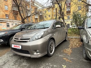 2011 Toyota ISis I Рестайлинг, серый, 1400000 рублей, вид 2