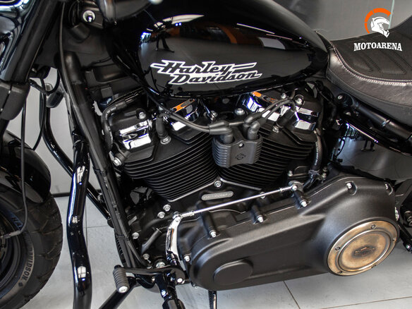 2017 Harley-Davidson Fat Bob, чёрный, 1438627 рублей - вид 11