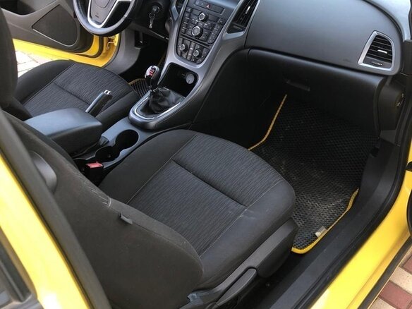 2012 Opel Astra GTC J Рестайлинг, жёлтый, 870000 рублей - вид 8